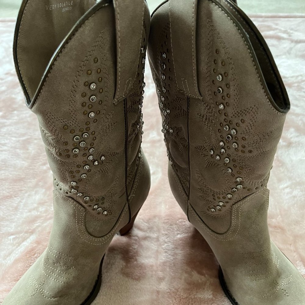 Very Volatile cowboy boots